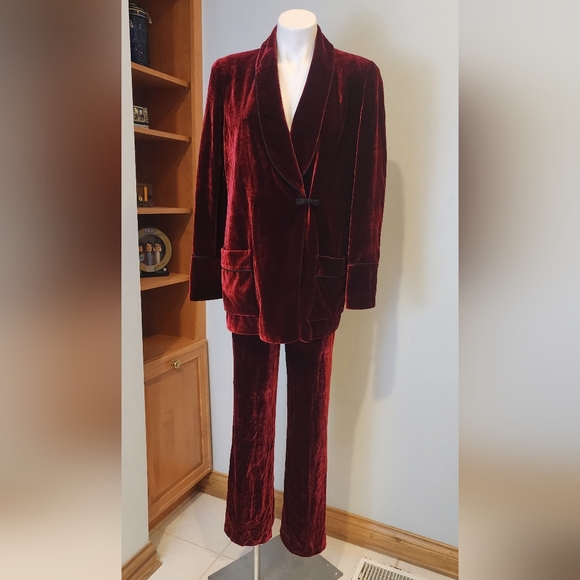 Tommy Hilfiger Red Crushed Velvet Vintage Suit - Picture 2 of 16